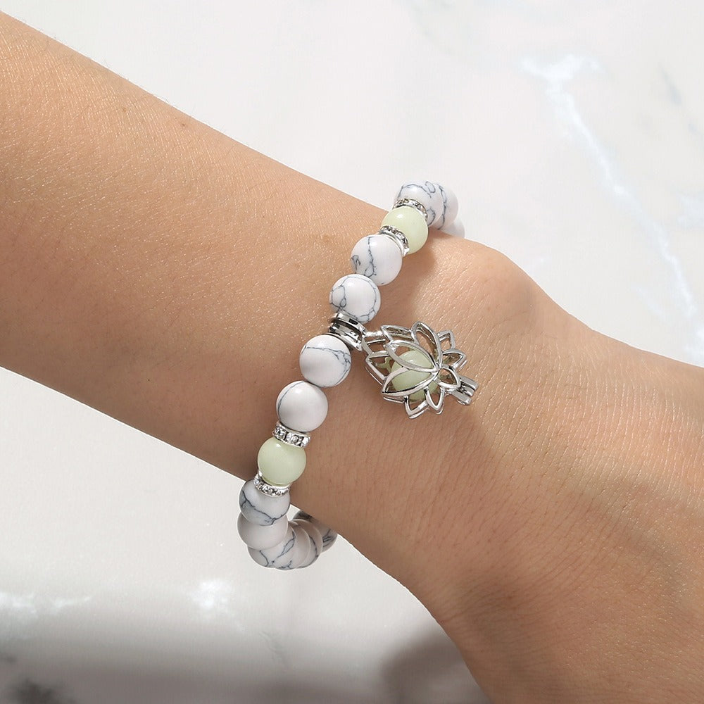 SoulGlow Mystic Lotus Armband_Leuchtendes Schmuckstueck fuer Spirituelle Verbindung-15.jpg