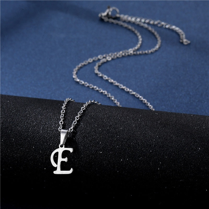 Modische Halskette mit Anfangsbuchstaben-Anhänger-11.jpg